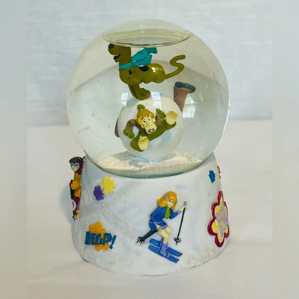Scooby Do Hannah Barbera Vintage Y2K Themed Snow Globe -‎ Colorful Characters